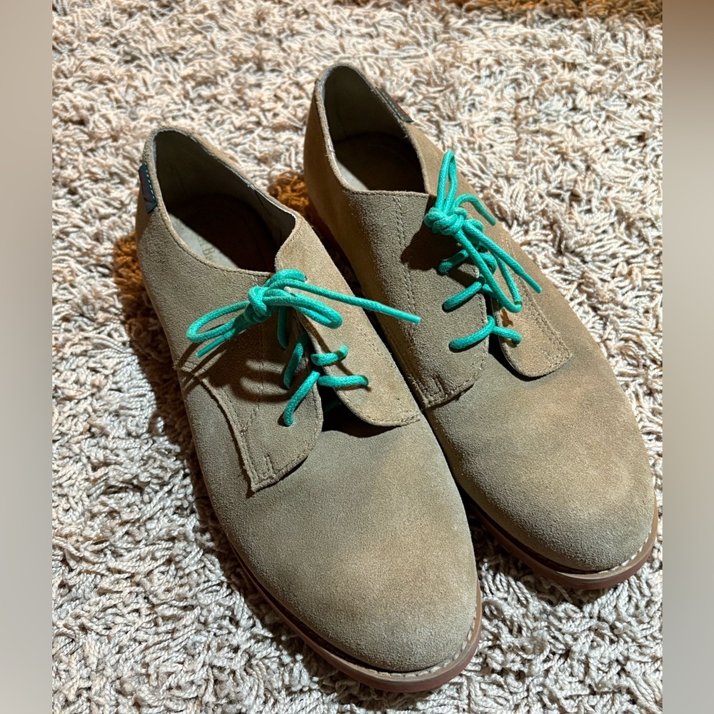 Women’s Suede Lace-Up Shoes with Green Accents